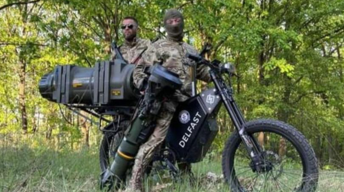 İlana Qarşı Əjdaha:  PUA və motosiklet döyüşünün konseptuallaşdırılması