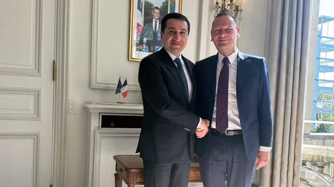 Hikmət Hacıyev Parisdə Makronun müşaviri ilə ikitərəfli münasibətləri müzakirə edib - VİDEO 