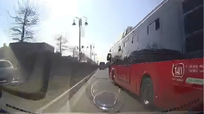 Sumqayıtda təhlükəli manevr edən avtobusun sürücüsü CƏZALANDIRILDI - VİDEO 