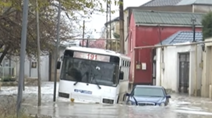 “6-7 ildir hər qış bu yolda əziyyət çəkirik...” - VİDEO