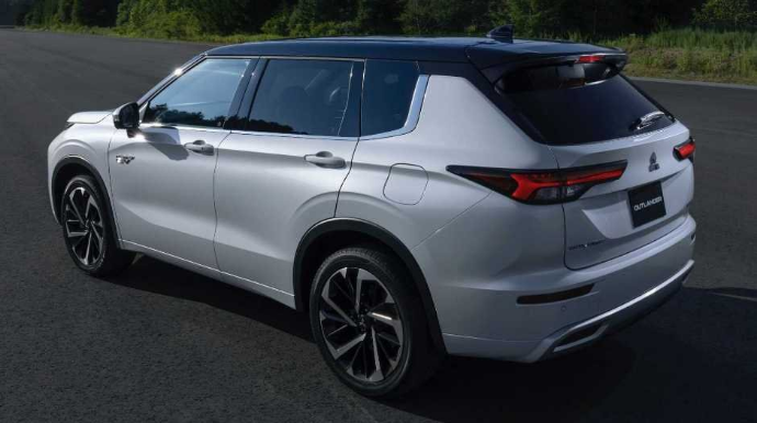 "Mitsubishi Outlander PHEV" modelinin debüt tarixi bəlli olub