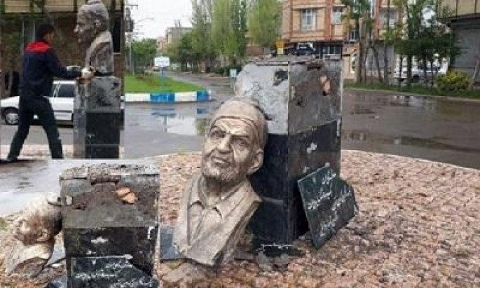 Şəhriyarın büstünün dağıdılması etirazlara səbəb oldu