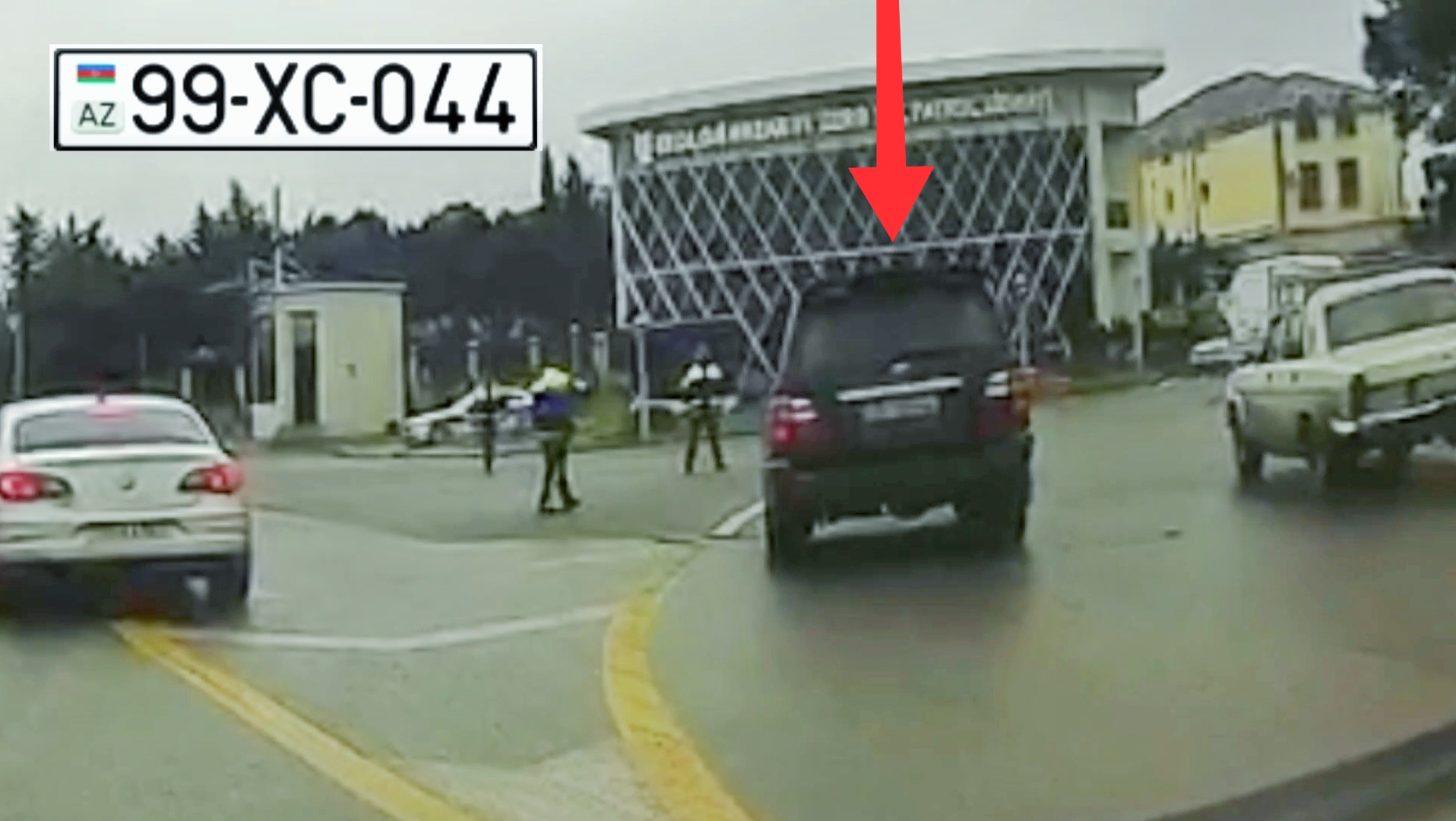 Ekologiya postunda qayda pozan sürücü yol polisindən belə qaçdı - VİDEO