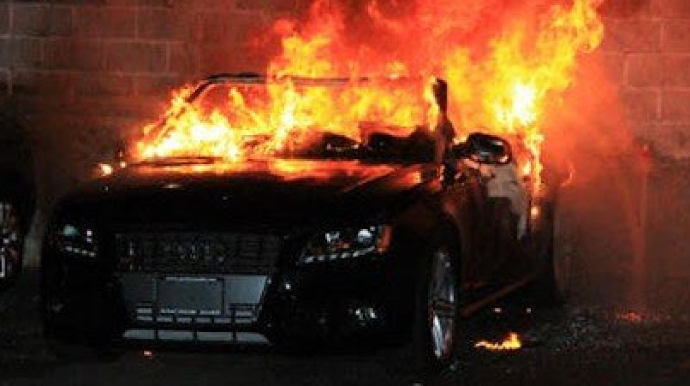 Şəkidə "Audi"  yandı