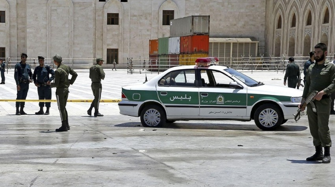 İranda polis əməkdaşları güllələndi, bir nəfər öldü 