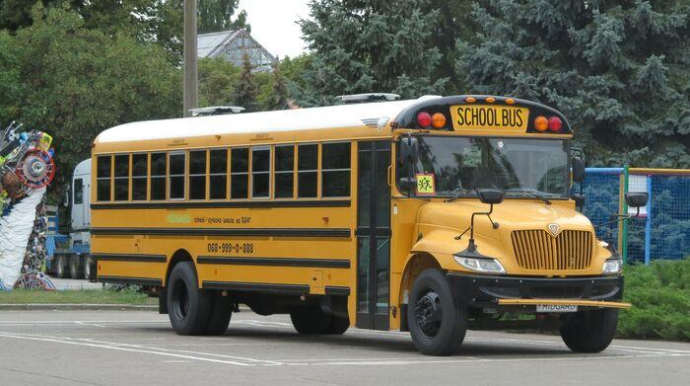 Ekspert:  Xilas yolu məktəb avtobuslarıdır