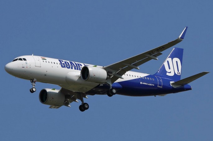 Təyyarə mühərrikdəki problem səbəbindən təcili eniş edib