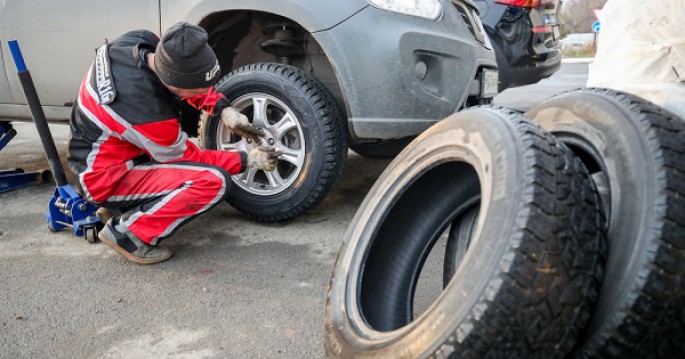 70-ə yaxın avtomobilin təkərini deşən şəxs saxlanılıb