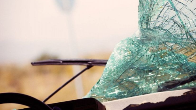 Sərnişin avtobusu avtomobillə toqquşdu - 13 nəfər xəsarət alıb 