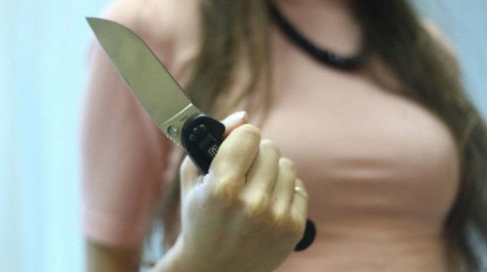 Azərbaycanda dəhşətli hadisə:  Bacı qardaşını bıçaqlayaraq qətlə yetirdi   - VİDEO