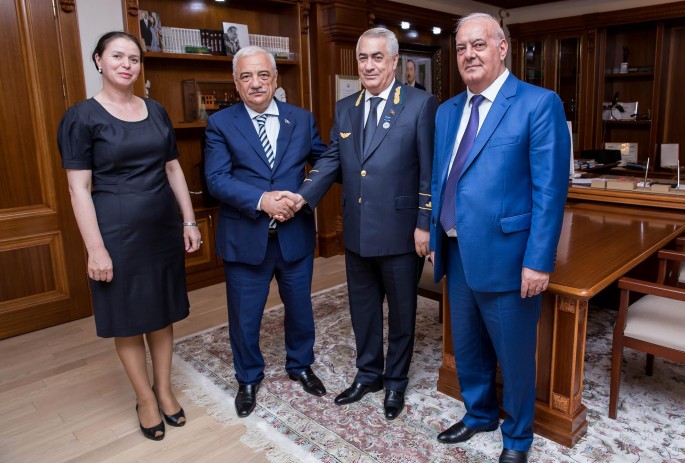 Cavid Qurbanov medalla təltif olundu - FOTO