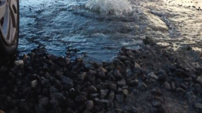 Поселок Сулутепе затопляют сточные воды  - ВИДЕО