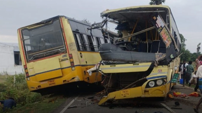 İki avtobus toqquşdu: Çox sayda ölən və yaralanan var 