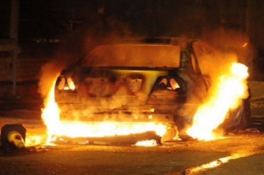 Bakıda «Opel», Xaçmazda «VAZ» yandı