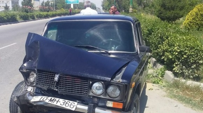 Kürdəmirdə iki avtomobil toqquşub, xəsarət alan var - FOTO