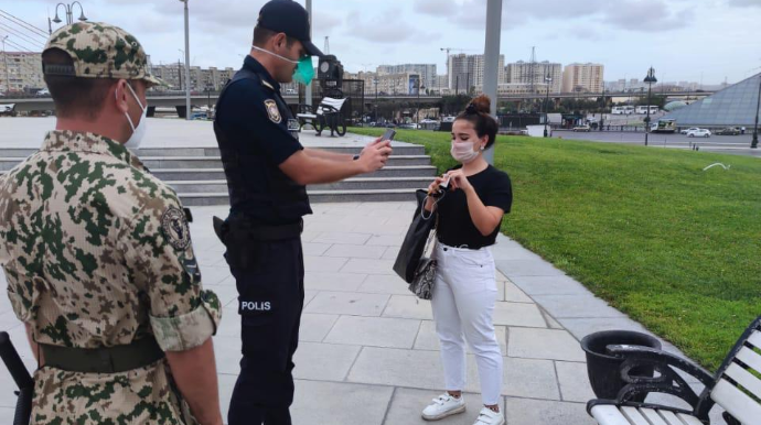 На улицах Баку полиция проводит контрольно-профилактические мероприятия - ФОТО