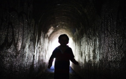 Küçədə tapılan uşaq valideynlərinə təhvil verildi - Xətaidə