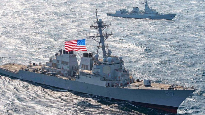 Husilər hərbi gəmimizi atəşə TUTDU - ABŞ