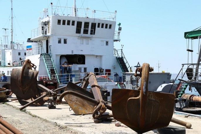 Rusiya gəmisi Bakıda təmir olunur - FOTO