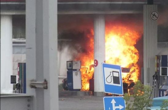 Yanacaqdoldurma məntəqəsində yanğın olub - Ölən və yaralanan var