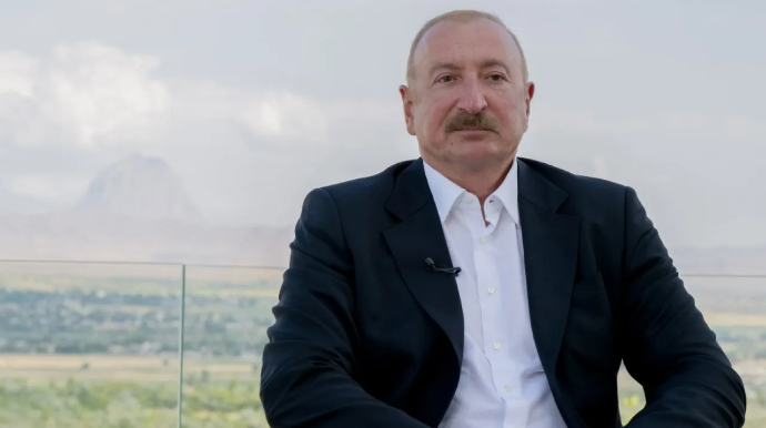 Prezident həmkarını təbrik etdi 