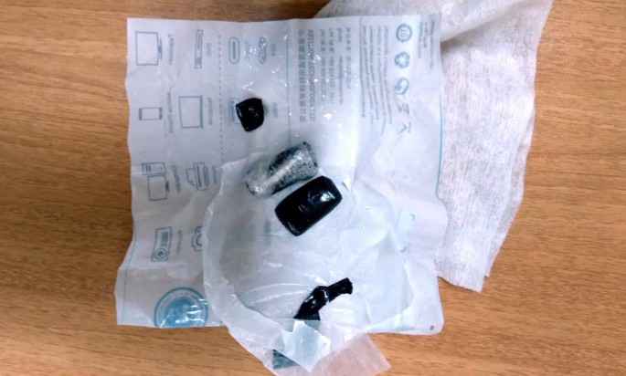 Gödəkçənin cibindən tiryək çıxdı