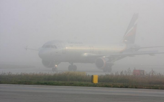 Duman Bakı aeroportunun işinə təsir etməyib