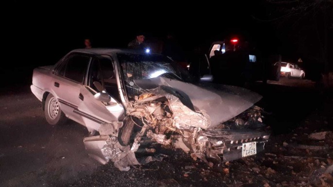 Qəbələdə avtomobilini ağaca çırpan sürücü xəsarət alıb