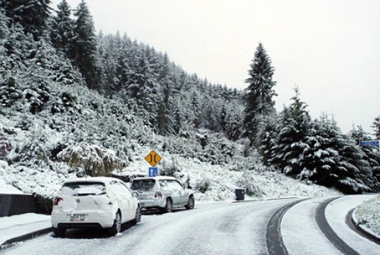 Sərhəddə yollar buzdan təmizlənmir - FOTO