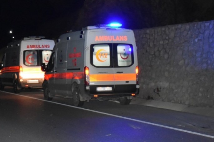 Türkiyədə futbol azarkeşlərini daşıyan avtobus qəzaya düşdü: 2 ölü, 23 yaralı