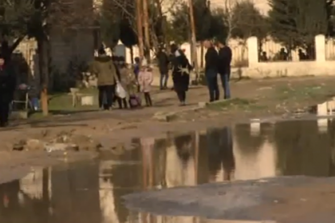 Valideynlər övladlarını bu yolla məktəbə aparmaqda çətinlik çəkirlər - VİDEO