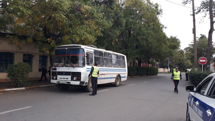 Yol polisi avtobus sürücülərinə qarşı reyd keçirib  - FOTO