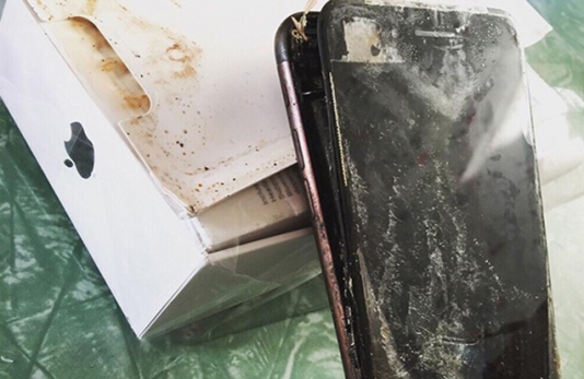 “iPhone 7” qutusunda partladı - FOTO