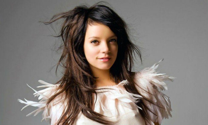 Müğənnidən etiraf: “Təyyarənin tualetində sekslə məşğul olduq”