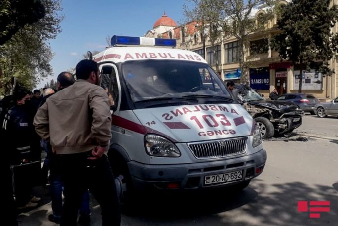 Gəncədə zəncirvari qəza olub, xəsarət alanlar var - FOTO