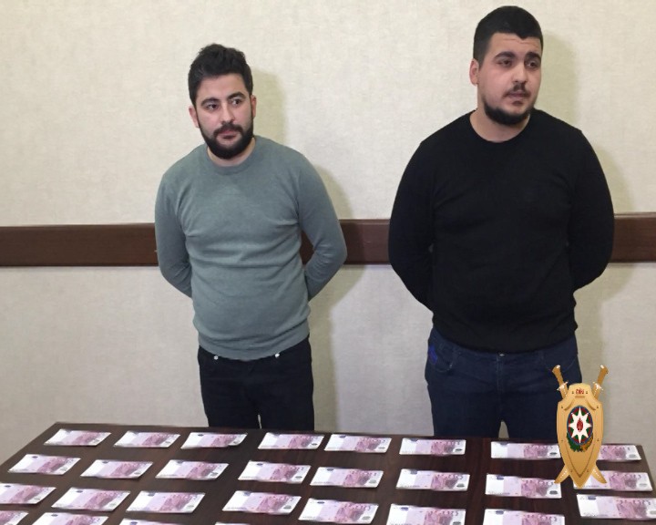 Satmaq üçün 42 min saxta avro gətirən şəxslər həbs edilib – FOTO