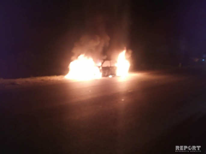 Salyanda minik avtomobili yanaraq yararsız hala düşüb - FOTO