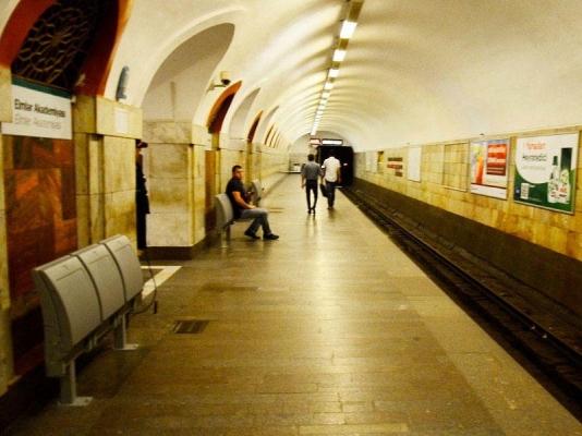 Bakı metrosu sökdüyünü yenidən tikir - FOTO