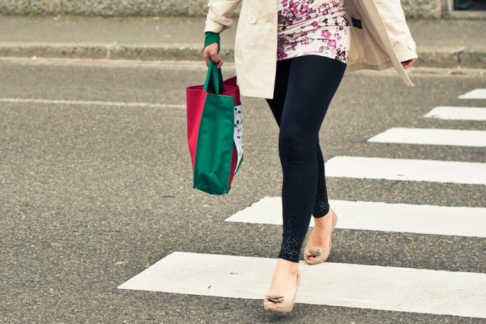 Oğuzda avtomobil gənc qızı vurub