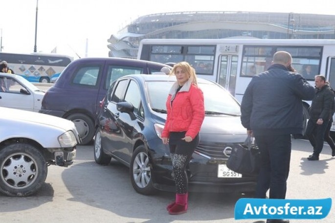 1 manatlıq taksi sürən 50 yaşlı qadın: "Günə 120 manat qazana bilirəm"- VİDEO