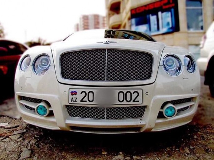 Azərbaycanda 2500 manatlıq maşın nömrələri 60 min manata satılır - FOTO