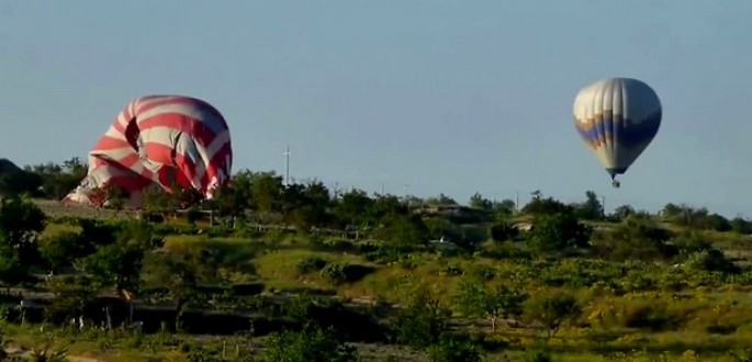 Turistlərlə dolu hava şarı qəzaya uğradı: 1 ölü, 7 yaralı