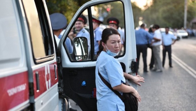 Yük avtomobili iki minik avtomobil ilə toqquşdu: 8 ölü, 2 yaralı