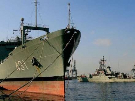 İran gəmisi ABŞ gəmisinə hücum etdi - QALMAQAL