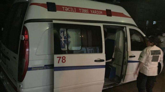 Mingəçevirdə avtomobil dirəyə çırpılıb, xəsarət alan var 