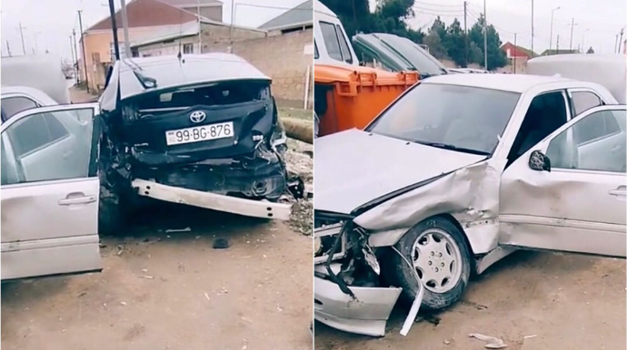 İdarəetmədən çıxan “Mercedes”  “Prius”u vurub boruya çırpdı   - VİDEO