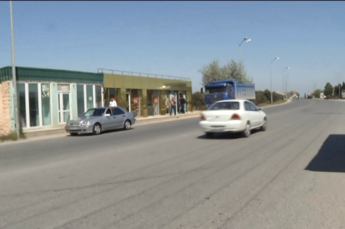 Piyada keçidinin olmaması sakinlərin həyatını təhlükəyə atır - VİDEO