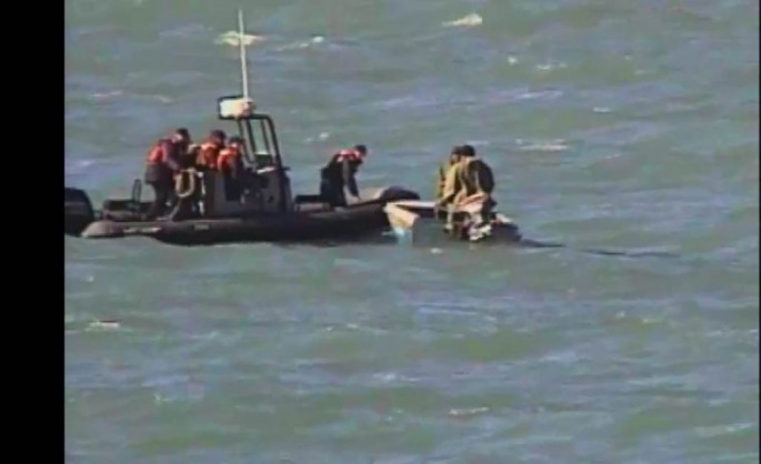 Xəzərdə köməksiz vəziyyətdə qalan iki nəfər xilas edildi - FOTO