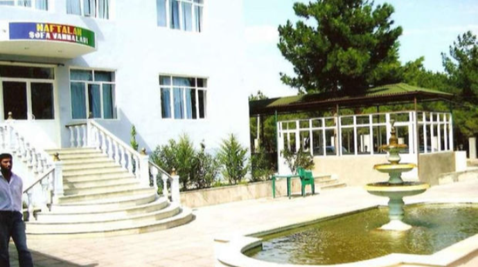 Azərbaycanda iş adamı özünü avtomobilində GÜLLƏLƏDİ - TƏFƏRRÜAT 