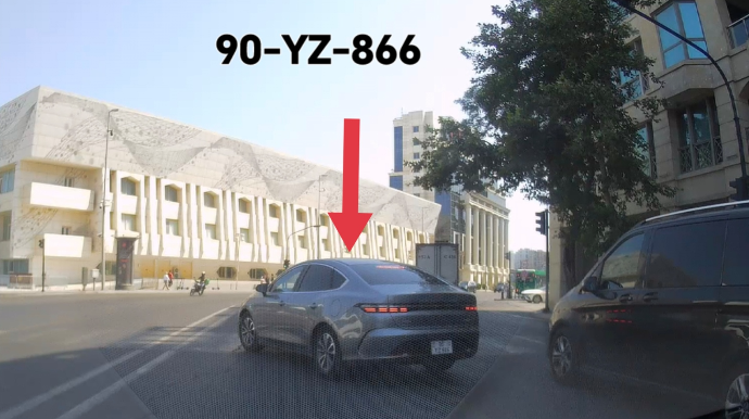 Yol nişanlarına baxmayan sürücü sola düzgün dönə bilmədi - VİDEO